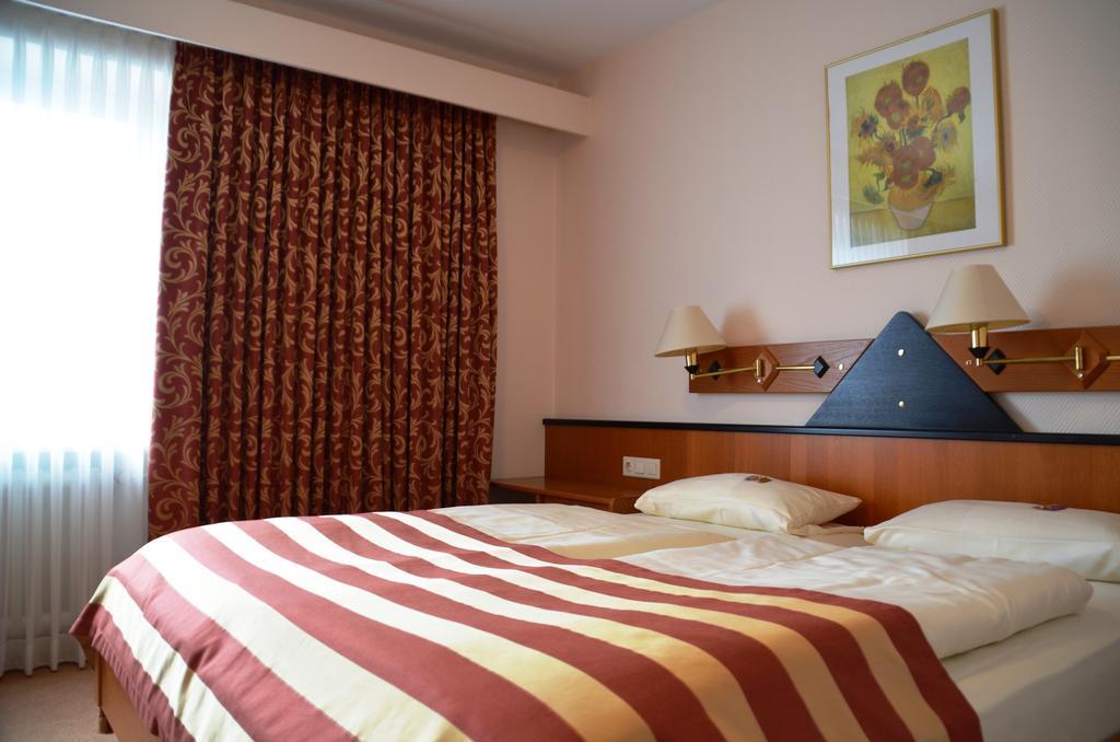 Hotel Exquisit ميندين المظهر الخارجي الصورة